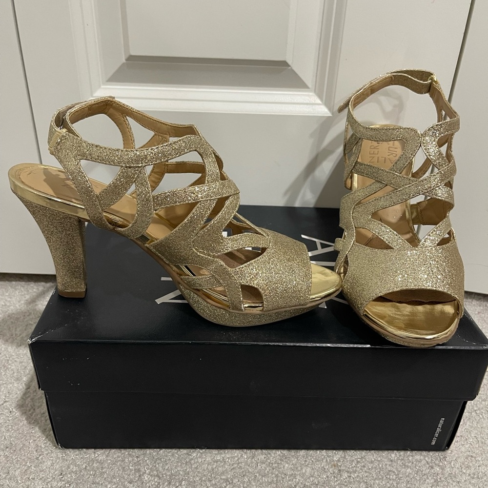 Gold sparkly heel